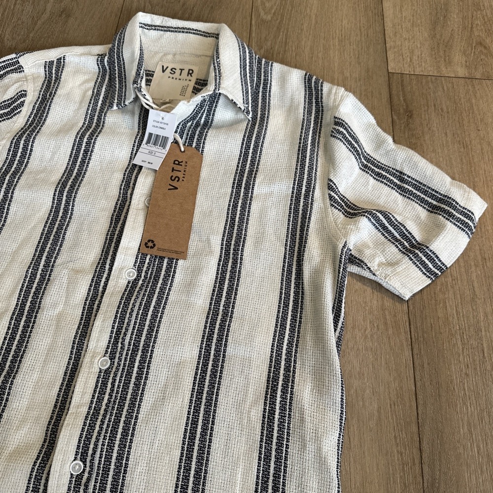 VSTR Premium Men's Modern Woven SS Button Up Shirt‎ Cream Black Stripe Small NEW